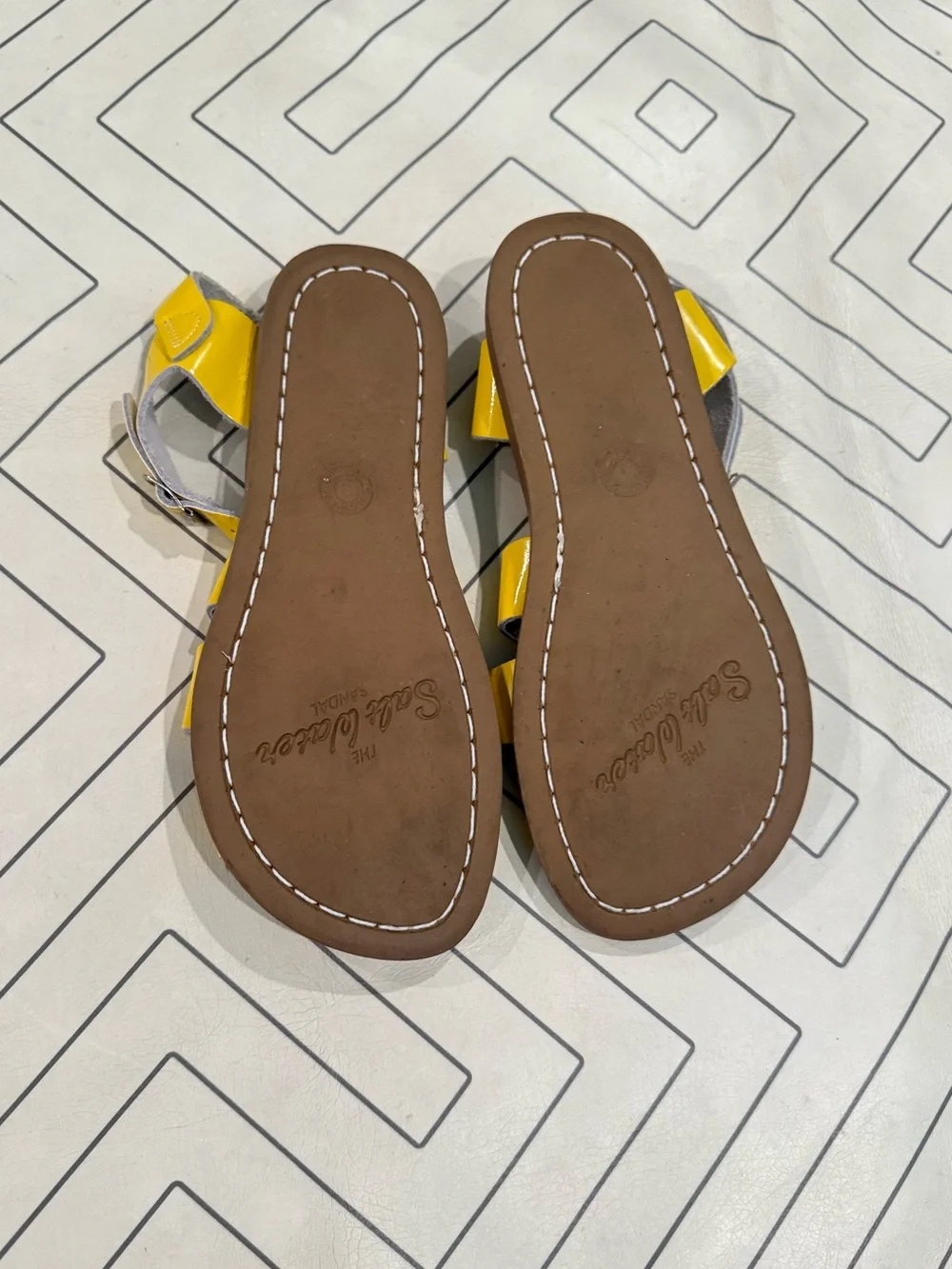 Salt Water Sandals by Hoy size bright